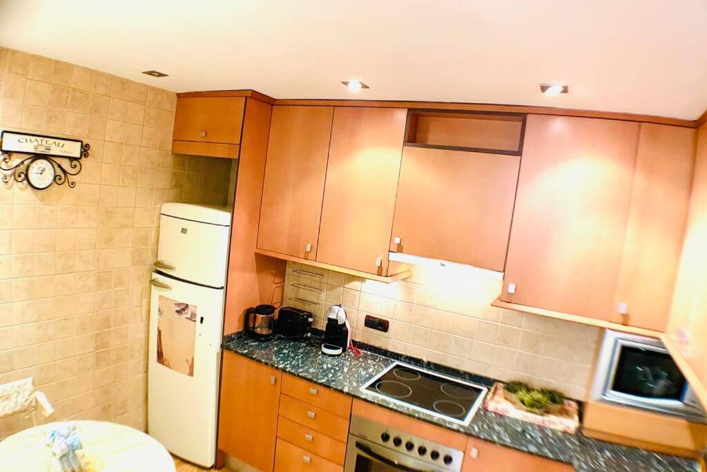Mikka Devesa Apartman Incles Kültér fotó