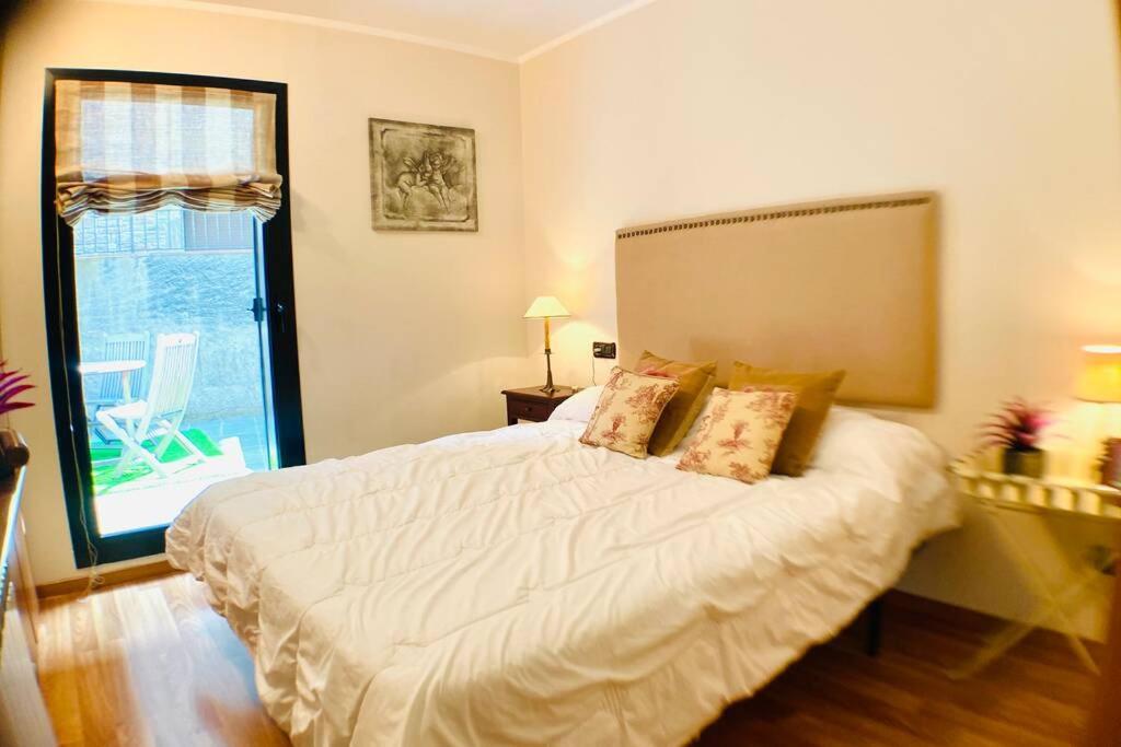 Mikka Devesa Apartman Incles Kültér fotó